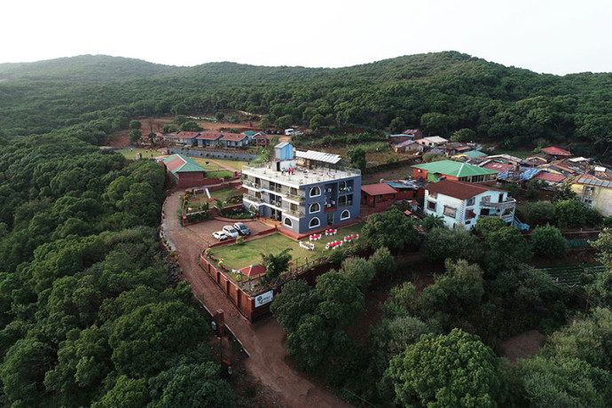Best Luxury Resort in Mahabaleshwar for Family & Couples